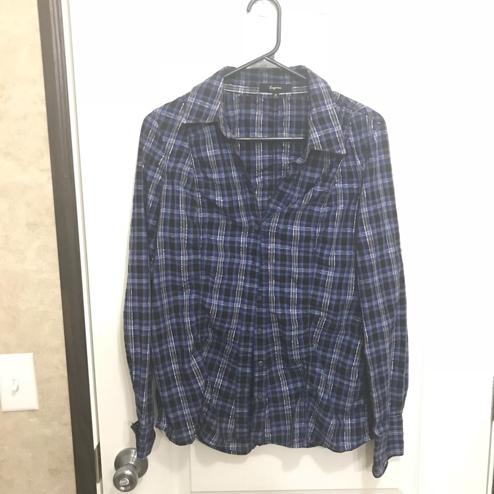 Express women’s scrunched button up
